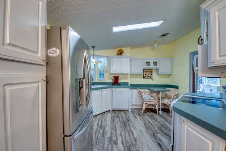 10561 Lake Loop Rd., North Fort Myers, Florida 33903, 2 Bedrooms Bedrooms, ,2 BathroomsBathrooms,Mobile/manufactured,For Sale,Lake Loop Rd.,11355605