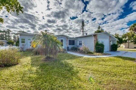 10561 Lake Loop Rd., North Fort Myers, Florida 33903, 2 Bedrooms Bedrooms, ,2 BathroomsBathrooms,Mobile/manufactured,For Sale,Lake Loop Rd.,11355605