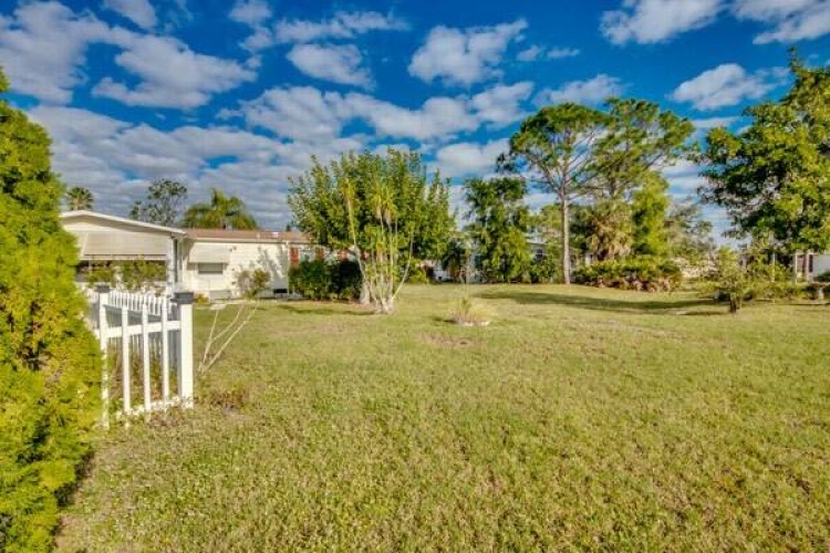 10561 Lake Loop Rd., North Fort Myers, Florida 33903, 2 Bedrooms Bedrooms, ,2 BathroomsBathrooms,Mobile/manufactured,For Sale,Lake Loop Rd.,11355605