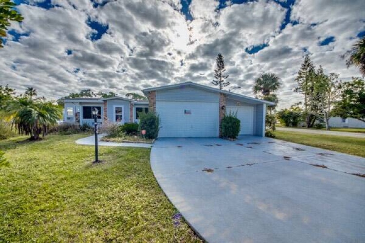 10561 Lake Loop Rd., North Fort Myers, Florida 33903, 2 Bedrooms Bedrooms, ,2 BathroomsBathrooms,Mobile/manufactured,For Sale,Lake Loop Rd.,11355605