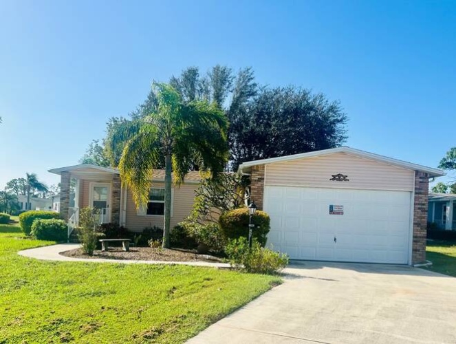 10925 Lone Palm Ct., North Fort Myers, Florida 33903, 2 Bedrooms Bedrooms, ,2 BathroomsBathrooms,Mobile/manufactured,For Sale,Lone Palm Ct.,11360127