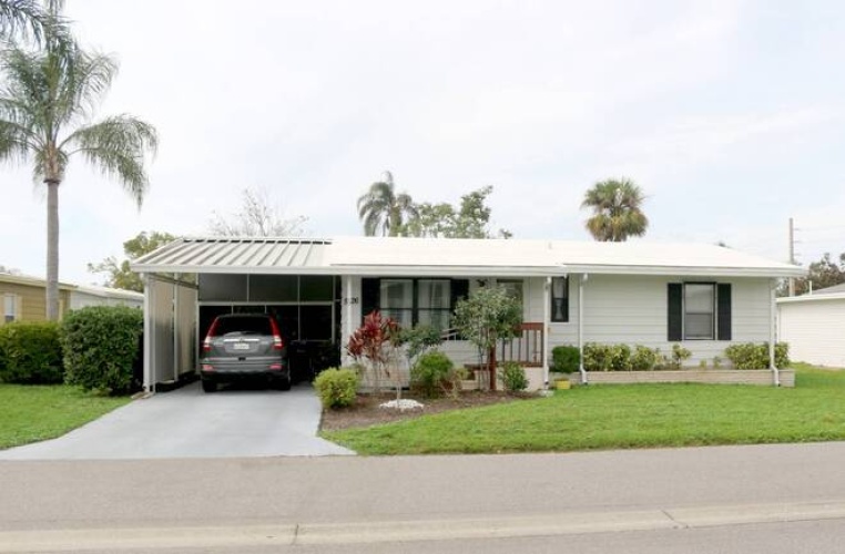 5226 Camelot Dr E, Sarasota, Florida 34233, 2 Bedrooms Bedrooms, ,2 BathroomsBathrooms,Mobile/manufactured,For Sale,Camelot Dr E,11359563