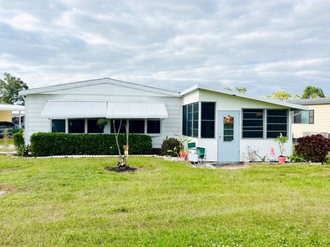 19212 Meadowbrook Ct, North Fort Myers, Florida 33903, 2 Bedrooms Bedrooms, ,2 BathroomsBathrooms,Mobile/manufactured,For Sale,Meadowbrook Ct,11365703