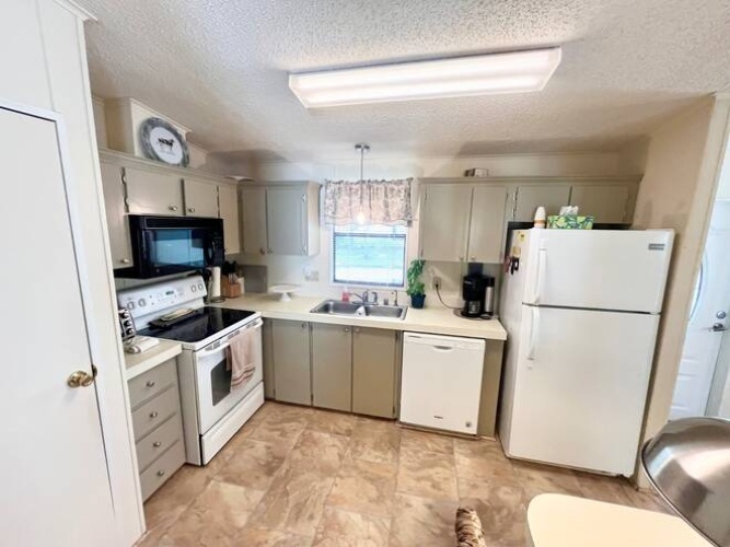 19113 Indian Wells Ct., North Fort Myers, Florida 33903, 2 Bedrooms Bedrooms, ,2 BathroomsBathrooms,Mobile/manufactured,For Sale,Indian Wells Ct.,11412797