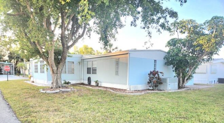 35 Impala Court, Fort Myers, Florida 33908, 2 Bedrooms Bedrooms, 8 Rooms Rooms,2 BathroomsBathrooms,Mobile/manufactured,For Sale,Impala Court,11418997