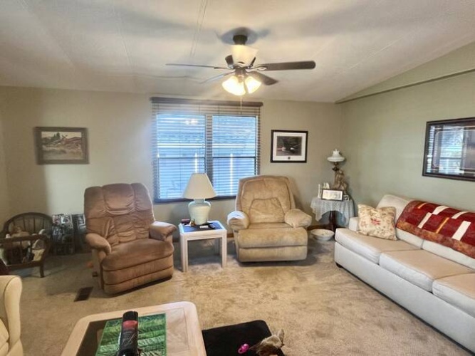 104 Town and Country Blvd, Sebring, Florida 33870, 2 Bedrooms Bedrooms, ,2 BathroomsBathrooms,Mobile/manufactured,For Sale,Town and Country Blvd,11419490