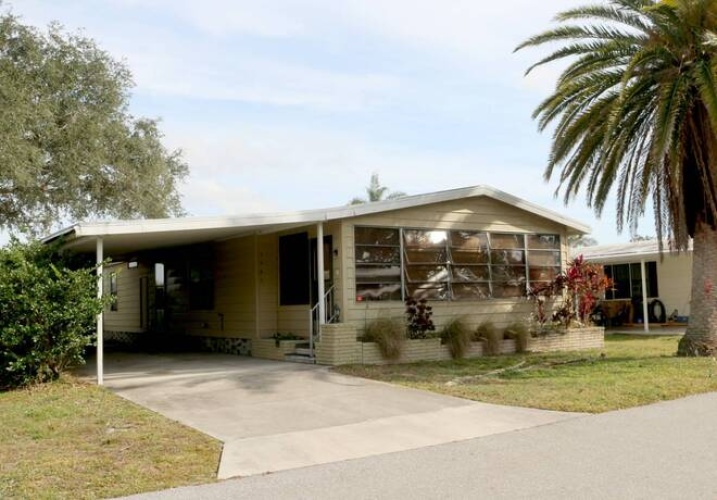 5447 Whitehaven Ln, Sarasota, Florida 34233, 2 Bedrooms Bedrooms, ,2 BathroomsBathrooms,Mobile/manufactured,For Sale,Whitehaven Ln,11430631