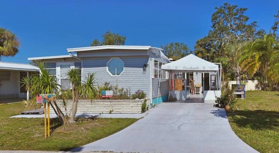 7 8th St West, Nokomis, Florida 34275, 2 Bedrooms Bedrooms, ,1 BathroomBathrooms,Mobile/manufactured,For Sale,8th St West,11432179