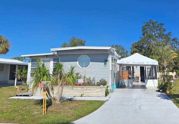 7 8th St West, Nokomis, Florida 34275, 2 Bedrooms Bedrooms, ,1 BathroomBathrooms,Mobile/manufactured,For Sale,8th St West,11432179