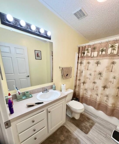 516 Town and Country Blvd, Sebring, Florida 33870, 3 Bedrooms Bedrooms, ,2 BathroomsBathrooms,Mobile/manufactured,For Sale,Town and Country Blvd,11433491