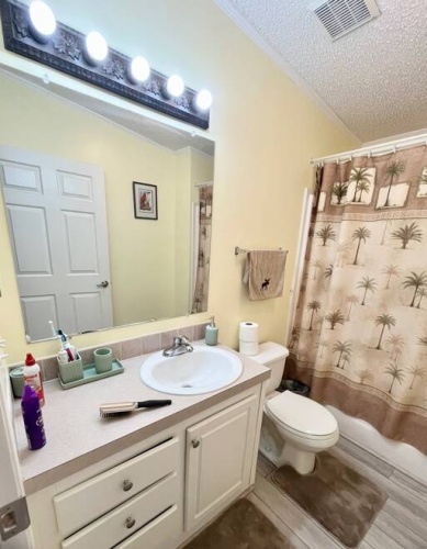 516 Town and Country Blvd, Sebring, Florida 33870, 3 Bedrooms Bedrooms, ,2 BathroomsBathrooms,Mobile/manufactured,For Sale,Town and Country Blvd,11433491