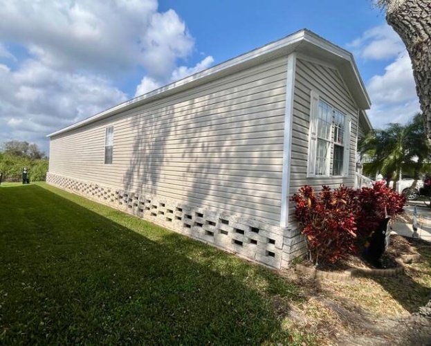 516 Town and Country Blvd, Sebring, Florida 33870, 3 Bedrooms Bedrooms, ,2 BathroomsBathrooms,Mobile/manufactured,For Sale,Town and Country Blvd,11433491