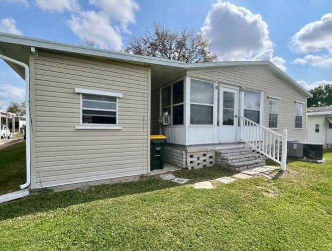 516 Town and Country Blvd, Sebring, Florida 33870, 3 Bedrooms Bedrooms, ,2 BathroomsBathrooms,Mobile/manufactured,For Sale,Town and Country Blvd,11433491