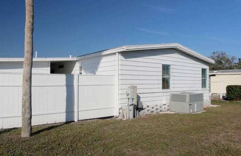 5522 Yarmouth Ln, Sarasota, Florida 34233, 2 Bedrooms Bedrooms, ,2 BathroomsBathrooms,Mobile/manufactured,For Sale,Yarmouth Ln,11433641