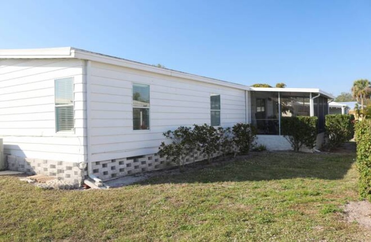 5522 Yarmouth Ln, Sarasota, Florida 34233, 2 Bedrooms Bedrooms, ,2 BathroomsBathrooms,Mobile/manufactured,For Sale,Yarmouth Ln,11433641