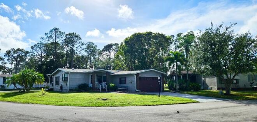 19391 Sun Air Ct., North Fort Myers, Florida 33903, 2 Bedrooms Bedrooms, ,2 BathroomsBathrooms,Mobile/manufactured,For Sale,Sun Air Ct.,11438364