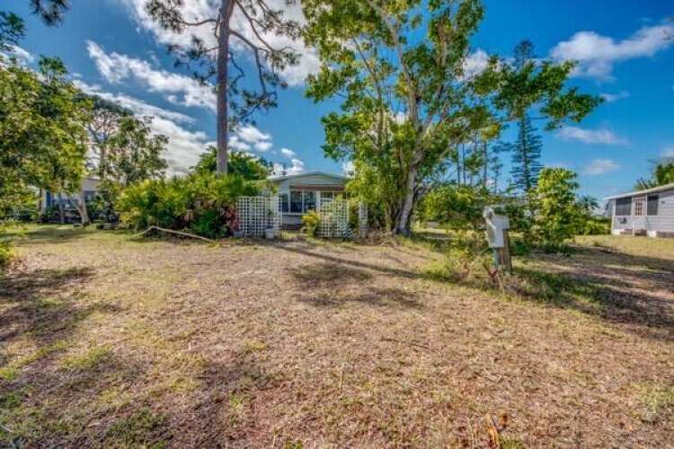 10804 Lakewood Shore circle, North Fort Myers, Florida 33903, 2 Bedrooms Bedrooms, ,2 BathroomsBathrooms,Mobile/manufactured,For Sale,Lakewood Shore circle,11442607