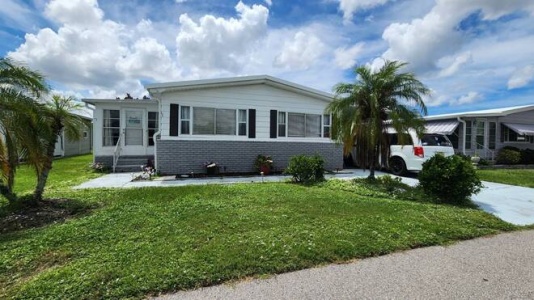 924 Nagoya West, Venice, Florida 34285, 2 Bedrooms Bedrooms, ,2 BathroomsBathrooms,Mobile/manufactured,For Sale,Nagoya West,11339775