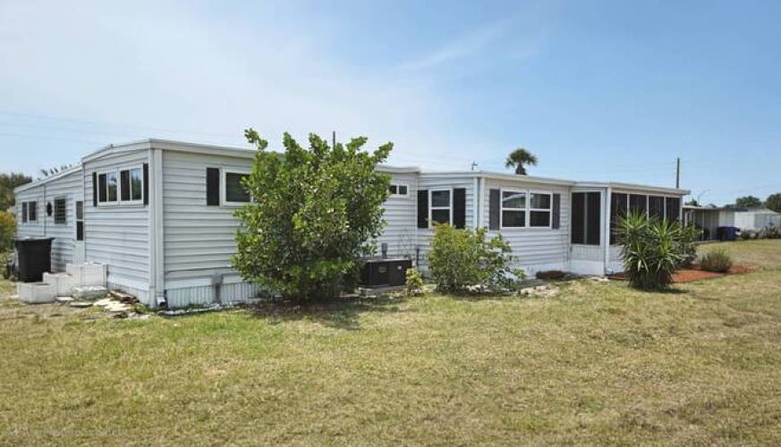744 Jacaranda Circle, Venice, Florida 34285, 2 Bedrooms Bedrooms, ,2 BathroomsBathrooms,Mobile/manufactured,For Sale,Jacaranda Circle,11491304