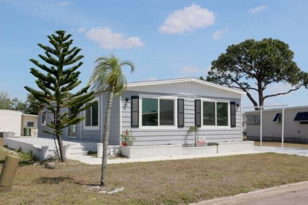 3134 Joline Dr, Sarasota, Florida 34239, 2 Bedrooms Bedrooms, ,2 BathroomsBathrooms,Mobile/manufactured,For Sale,Joline Dr,11492154