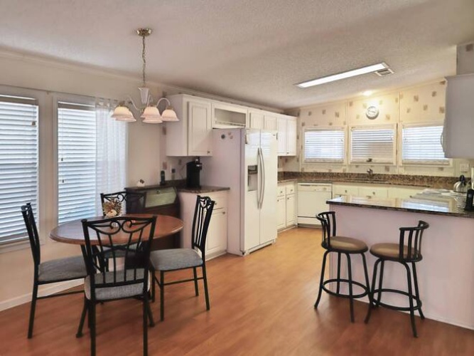 279 Lake Dr, Nokomis, Florida 34275, 2 Bedrooms Bedrooms, ,2 BathroomsBathrooms,Mobile/manufactured,For Sale,Lake Dr,11497319