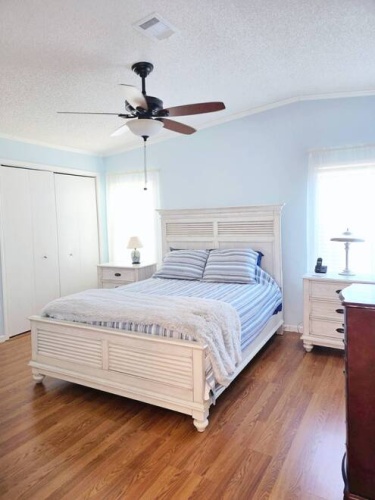 279 Lake Dr, Nokomis, Florida 34275, 2 Bedrooms Bedrooms, ,2 BathroomsBathrooms,Mobile/manufactured,For Sale,Lake Dr,11497319