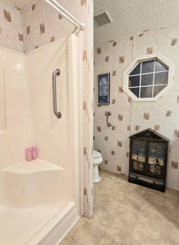 279 Lake Dr, Nokomis, Florida 34275, 2 Bedrooms Bedrooms, ,2 BathroomsBathrooms,Mobile/manufactured,For Sale,Lake Dr,11497319