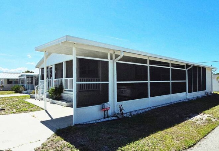 279 Lake Dr, Nokomis, Florida 34275, 2 Bedrooms Bedrooms, ,2 BathroomsBathrooms,Mobile/manufactured,For Sale,Lake Dr,11497319
