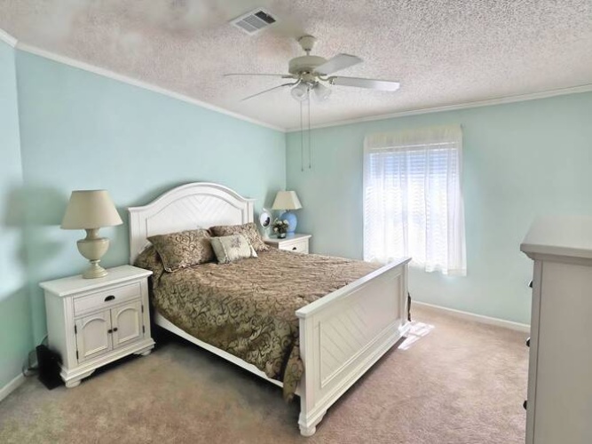 279 Lake Dr, Nokomis, Florida 34275, 2 Bedrooms Bedrooms, ,2 BathroomsBathrooms,Mobile/manufactured,For Sale,Lake Dr,11497319