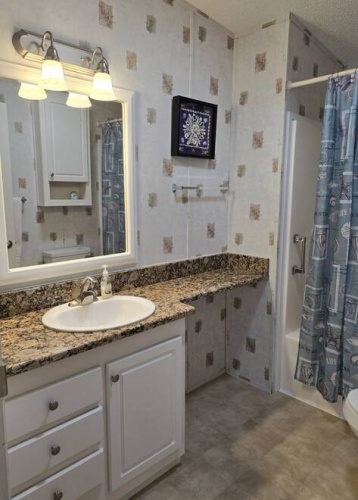 279 Lake Dr, Nokomis, Florida 34275, 2 Bedrooms Bedrooms, ,2 BathroomsBathrooms,Mobile/manufactured,For Sale,Lake Dr,11497319