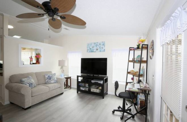 5549 Tewkesbury Pl, Sarasota, Florida 34241, 2 Bedrooms Bedrooms, ,2 BathroomsBathrooms,Mobile/manufactured,For Sale,Tewkesbury Pl,11498038
