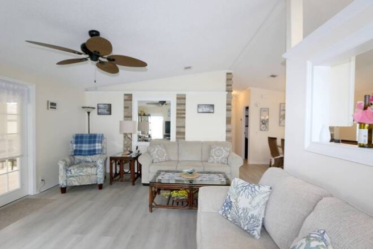 5549 Tewkesbury Pl, Sarasota, Florida 34241, 2 Bedrooms Bedrooms, ,2 BathroomsBathrooms,Mobile/manufactured,For Sale,Tewkesbury Pl,11498038