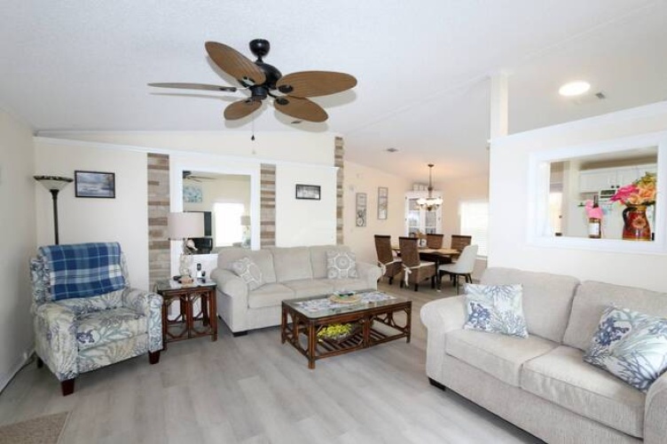 5549 Tewkesbury Pl, Sarasota, Florida 34241, 2 Bedrooms Bedrooms, ,2 BathroomsBathrooms,Mobile/manufactured,For Sale,Tewkesbury Pl,11498038