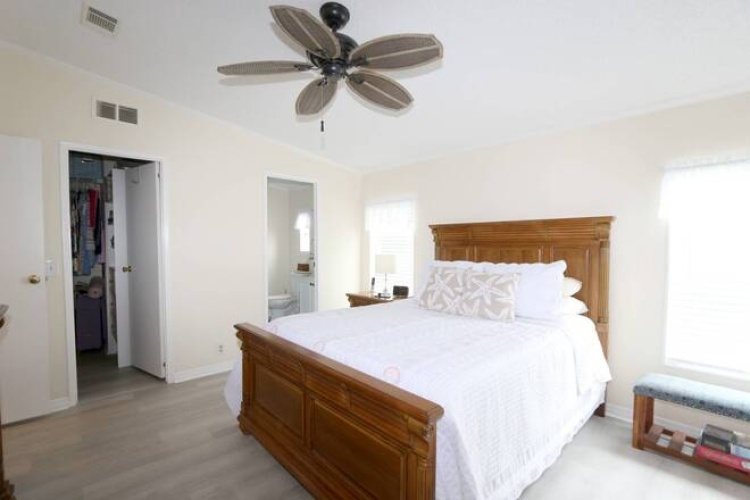 5549 Tewkesbury Pl, Sarasota, Florida 34241, 2 Bedrooms Bedrooms, ,2 BathroomsBathrooms,Mobile/manufactured,For Sale,Tewkesbury Pl,11498038
