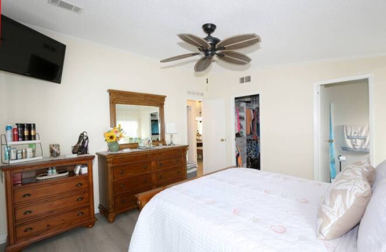 5549 Tewkesbury Pl, Sarasota, Florida 34241, 2 Bedrooms Bedrooms, ,2 BathroomsBathrooms,Mobile/manufactured,For Sale,Tewkesbury Pl,11498038