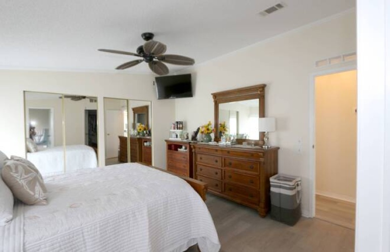 5549 Tewkesbury Pl, Sarasota, Florida 34241, 2 Bedrooms Bedrooms, ,2 BathroomsBathrooms,Mobile/manufactured,For Sale,Tewkesbury Pl,11498038