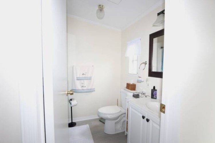 5549 Tewkesbury Pl, Sarasota, Florida 34241, 2 Bedrooms Bedrooms, ,2 BathroomsBathrooms,Mobile/manufactured,For Sale,Tewkesbury Pl,11498038