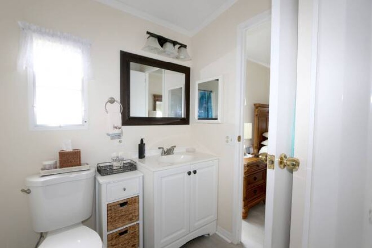 5549 Tewkesbury Pl, Sarasota, Florida 34241, 2 Bedrooms Bedrooms, ,2 BathroomsBathrooms,Mobile/manufactured,For Sale,Tewkesbury Pl,11498038