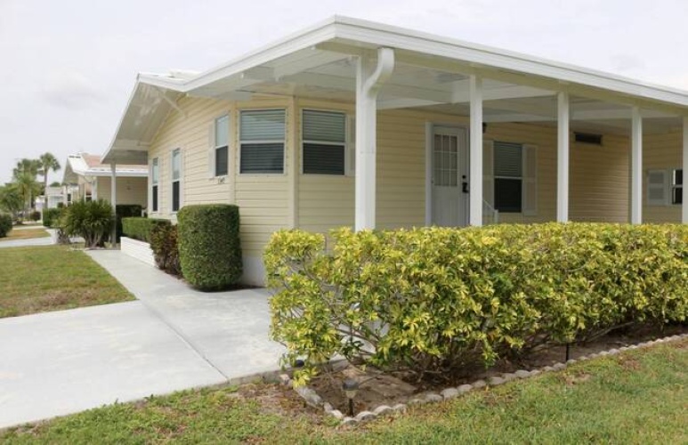 5549 Tewkesbury Pl, Sarasota, Florida 34241, 2 Bedrooms Bedrooms, ,2 BathroomsBathrooms,Mobile/manufactured,For Sale,Tewkesbury Pl,11498038