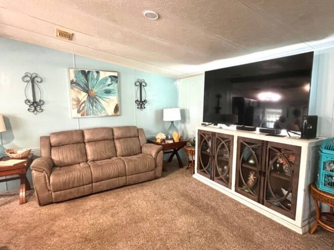 1309 Opal Ave, Sebring, Florida 33870, 2 Bedrooms Bedrooms, ,2 BathroomsBathrooms,Mobile/manufactured,For Sale,Opal Ave,11293541