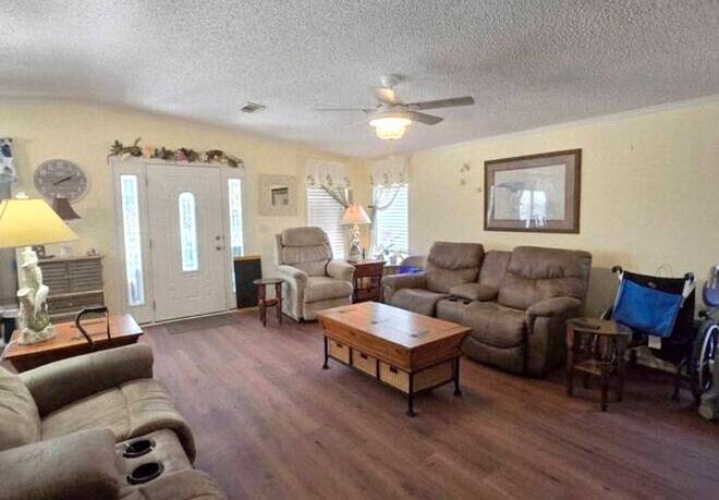 283 Lake Dr, Nokmis, Florida 34275, 3 Bedrooms Bedrooms, ,2 BathroomsBathrooms,Mobile/manufactured,For Sale,Lake Dr,11504355