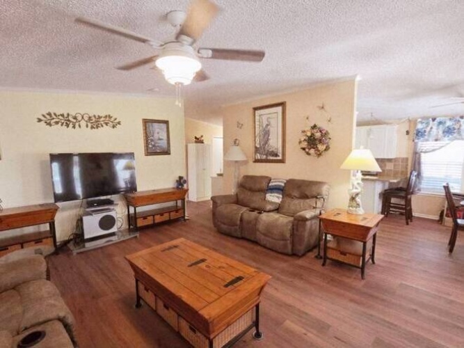 283 Lake Dr, Nokmis, Florida 34275, 3 Bedrooms Bedrooms, ,2 BathroomsBathrooms,Mobile/manufactured,For Sale,Lake Dr,11504355