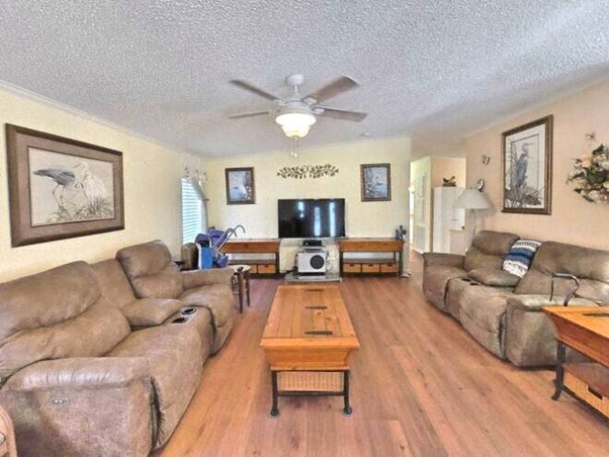 283 Lake Dr, Nokmis, Florida 34275, 3 Bedrooms Bedrooms, ,2 BathroomsBathrooms,Mobile/manufactured,For Sale,Lake Dr,11504355