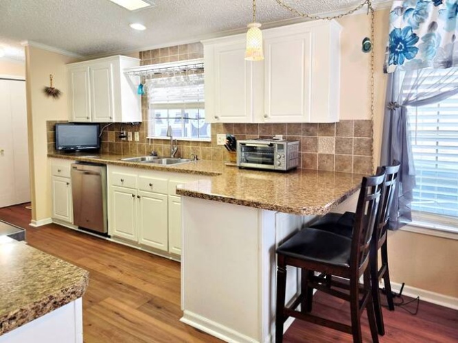 283 Lake Dr, Nokmis, Florida 34275, 3 Bedrooms Bedrooms, ,2 BathroomsBathrooms,Mobile/manufactured,For Sale,Lake Dr,11504355
