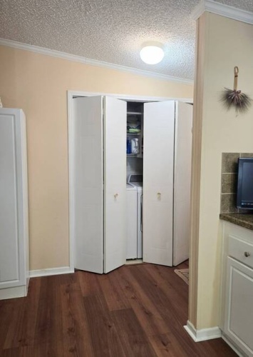 283 Lake Dr, Nokmis, Florida 34275, 3 Bedrooms Bedrooms, ,2 BathroomsBathrooms,Mobile/manufactured,For Sale,Lake Dr,11504355