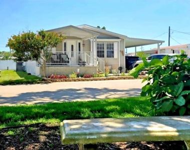 283 Lake Dr, Nokmis, Florida 34275, 3 Bedrooms Bedrooms, ,2 BathroomsBathrooms,Mobile/manufactured,For Sale,Lake Dr,11504355