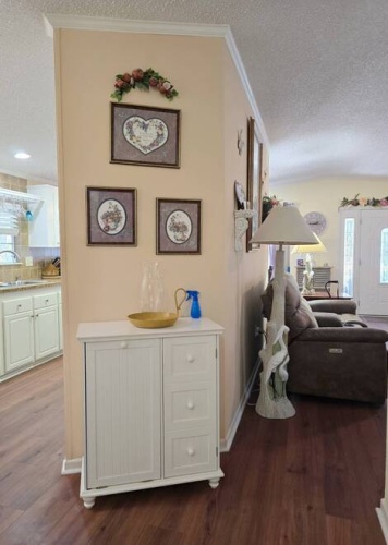 283 Lake Dr, Nokmis, Florida 34275, 3 Bedrooms Bedrooms, ,2 BathroomsBathrooms,Mobile/manufactured,For Sale,Lake Dr,11504355