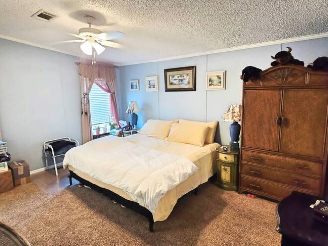283 Lake Dr, Nokmis, Florida 34275, 3 Bedrooms Bedrooms, ,2 BathroomsBathrooms,Mobile/manufactured,For Sale,Lake Dr,11504355