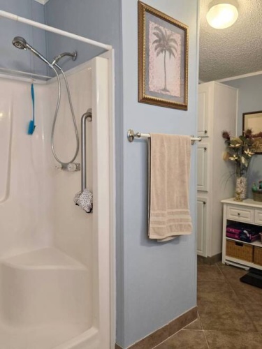283 Lake Dr, Nokmis, Florida 34275, 3 Bedrooms Bedrooms, ,2 BathroomsBathrooms,Mobile/manufactured,For Sale,Lake Dr,11504355