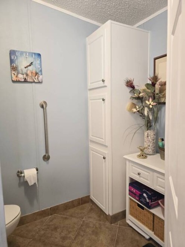 283 Lake Dr, Nokmis, Florida 34275, 3 Bedrooms Bedrooms, ,2 BathroomsBathrooms,Mobile/manufactured,For Sale,Lake Dr,11504355